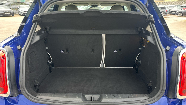 MINI Hatchback 2.0 Cooper S Exclusive 5dr [Comfort/Nav Pack] Petrol Hatchback